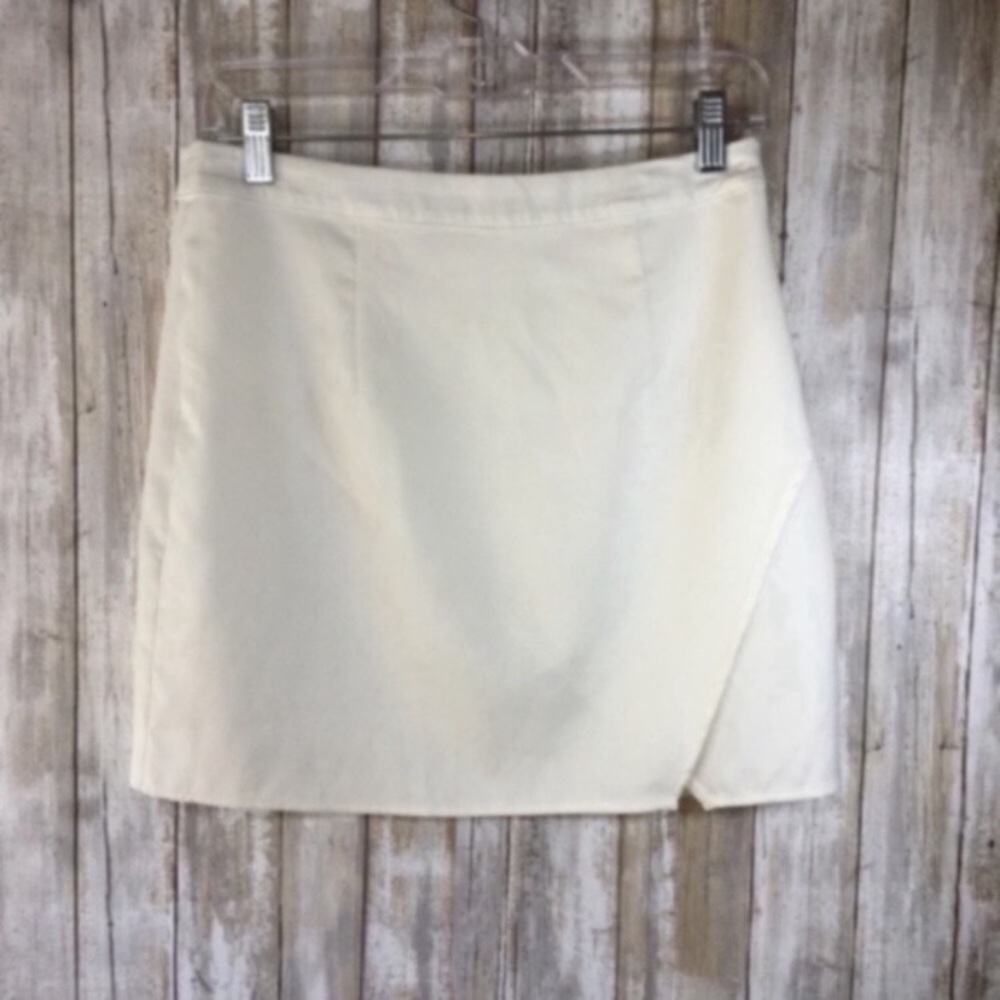 Tobi White Unlined Skirt - Picture 1 of 5